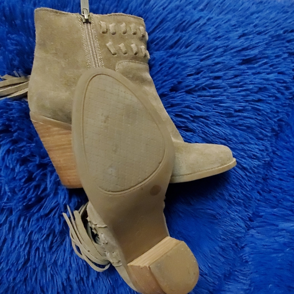 Boots - Picture 2 of 3